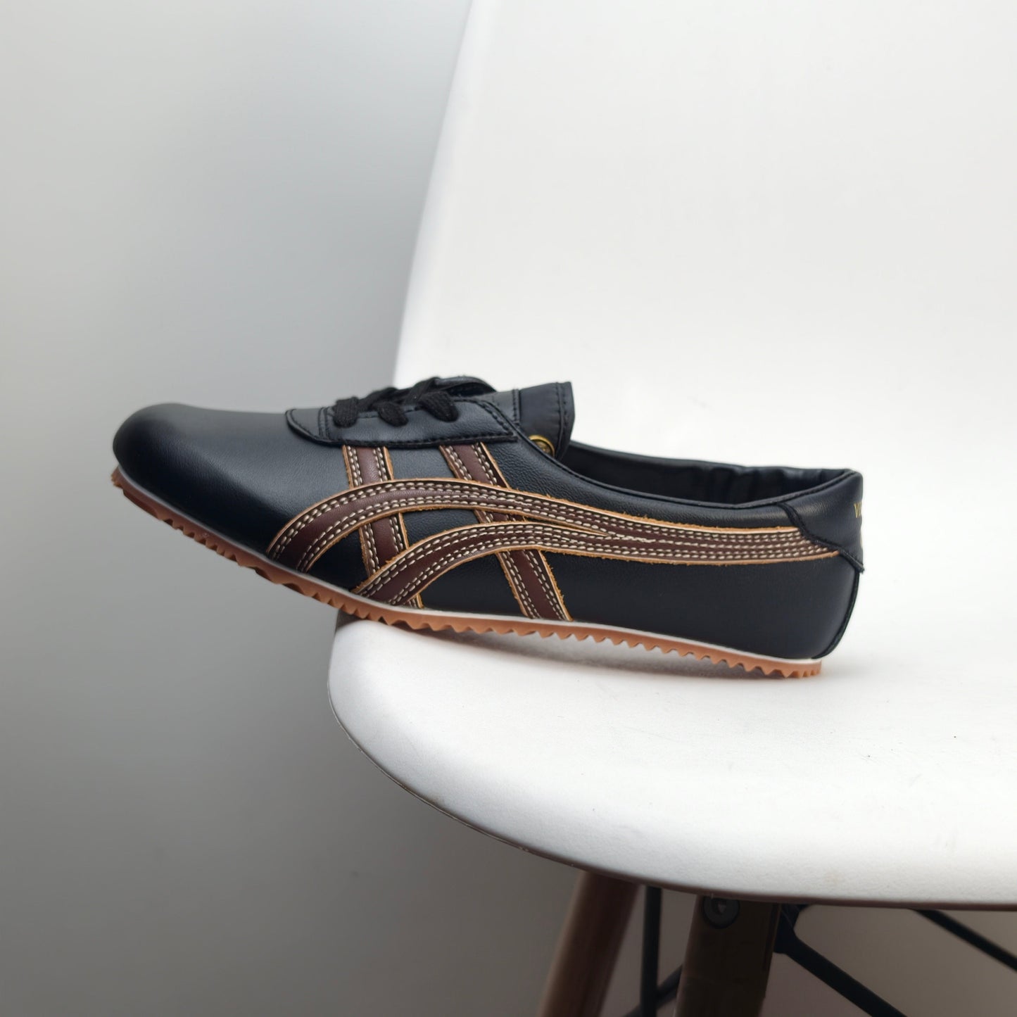 Versace x Onitsuka Tiger Tai-ChiSakura Slip-on Black 1024594-1A17741_2U2HJ