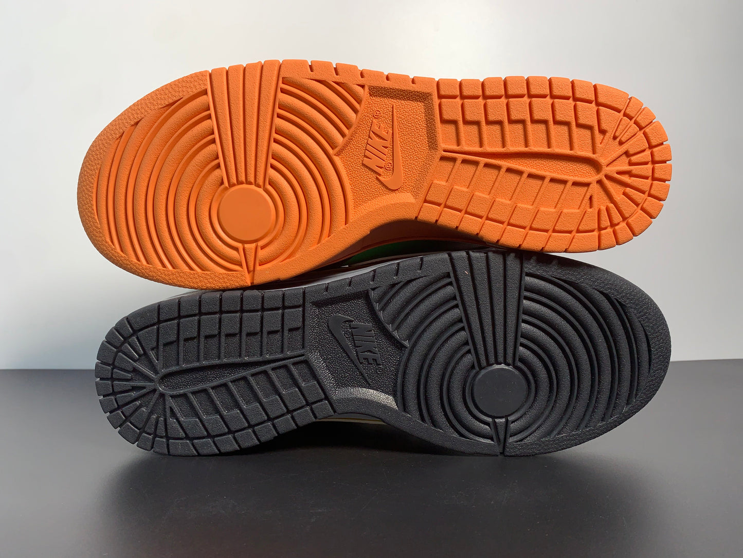 Nike DUNK Low SE ”Free.99 DH0952-100