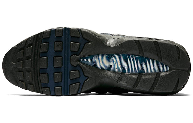 Nike Air Max 95 Essential 749766-400