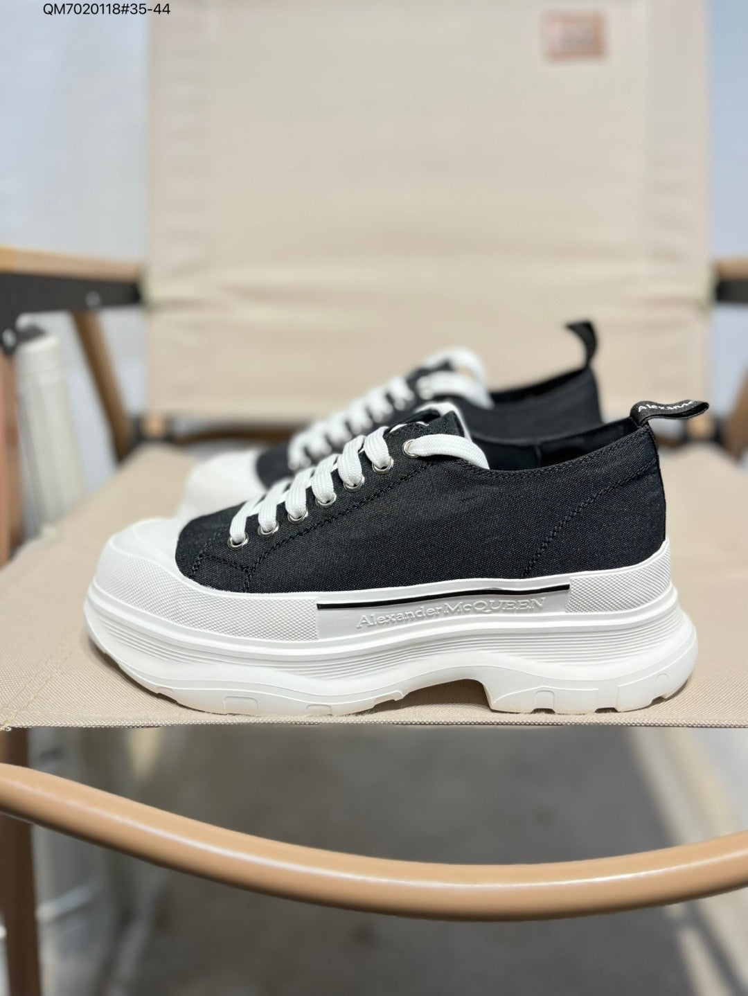 Alexander McQueen Tread Slick 'Black White' 462214 QM7020118