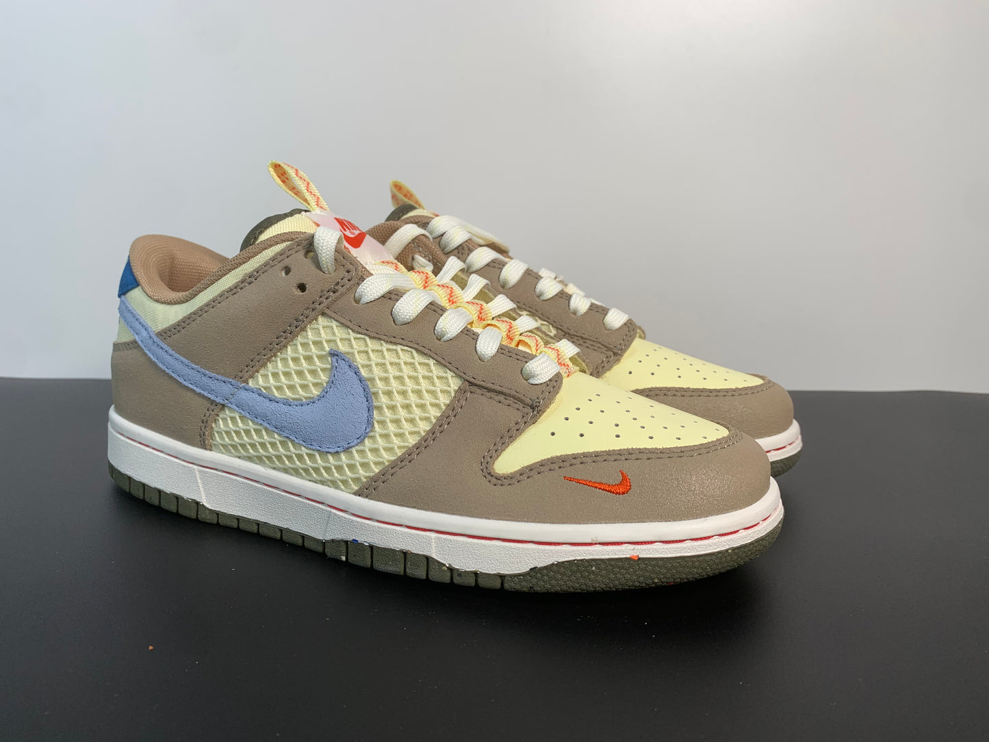Nike Dunk Low 'Cartoon' DX6038-741
