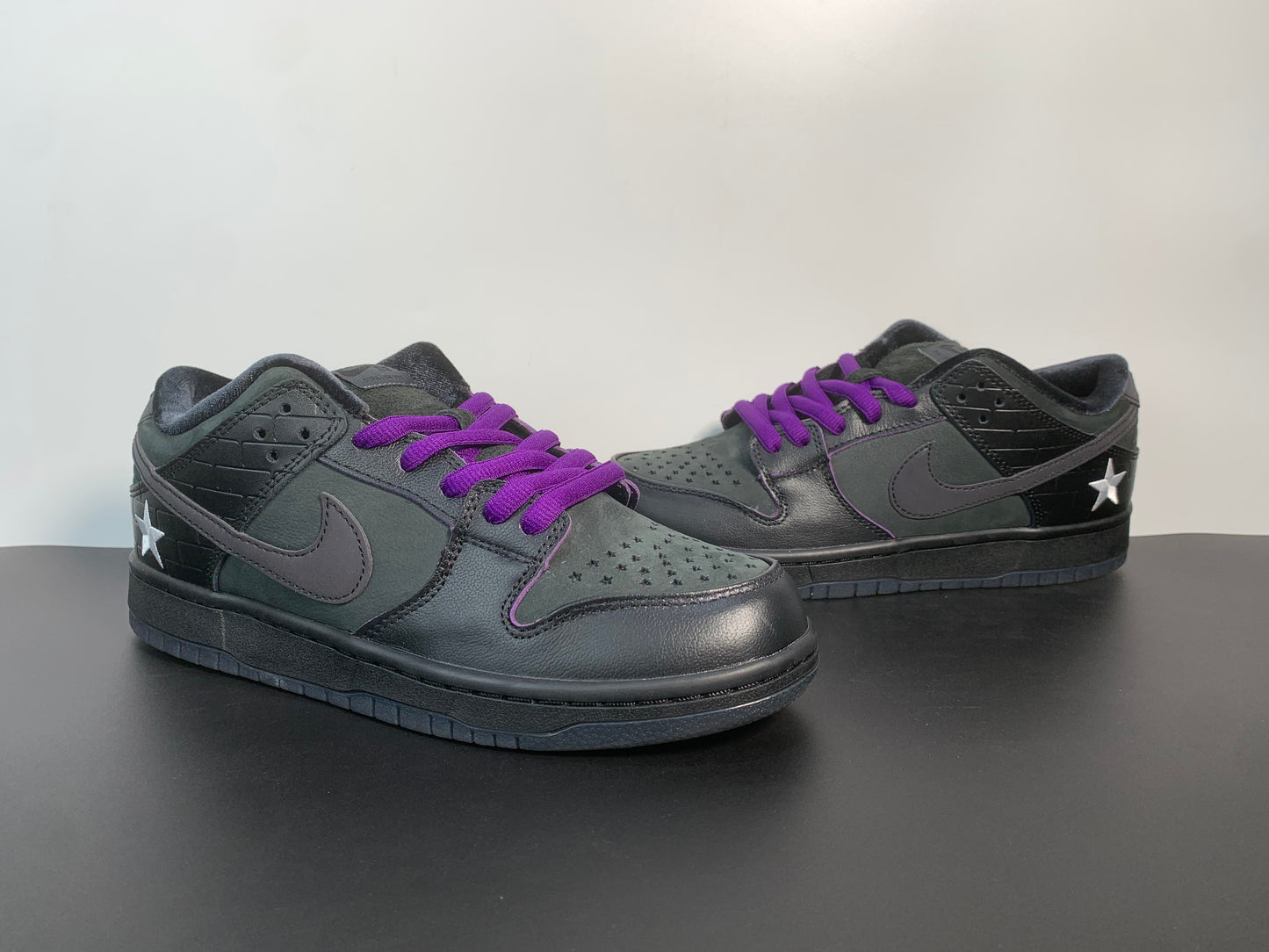 Familia x Nike SB Dunk Low Pro QS “First Avenue” dj1159-001