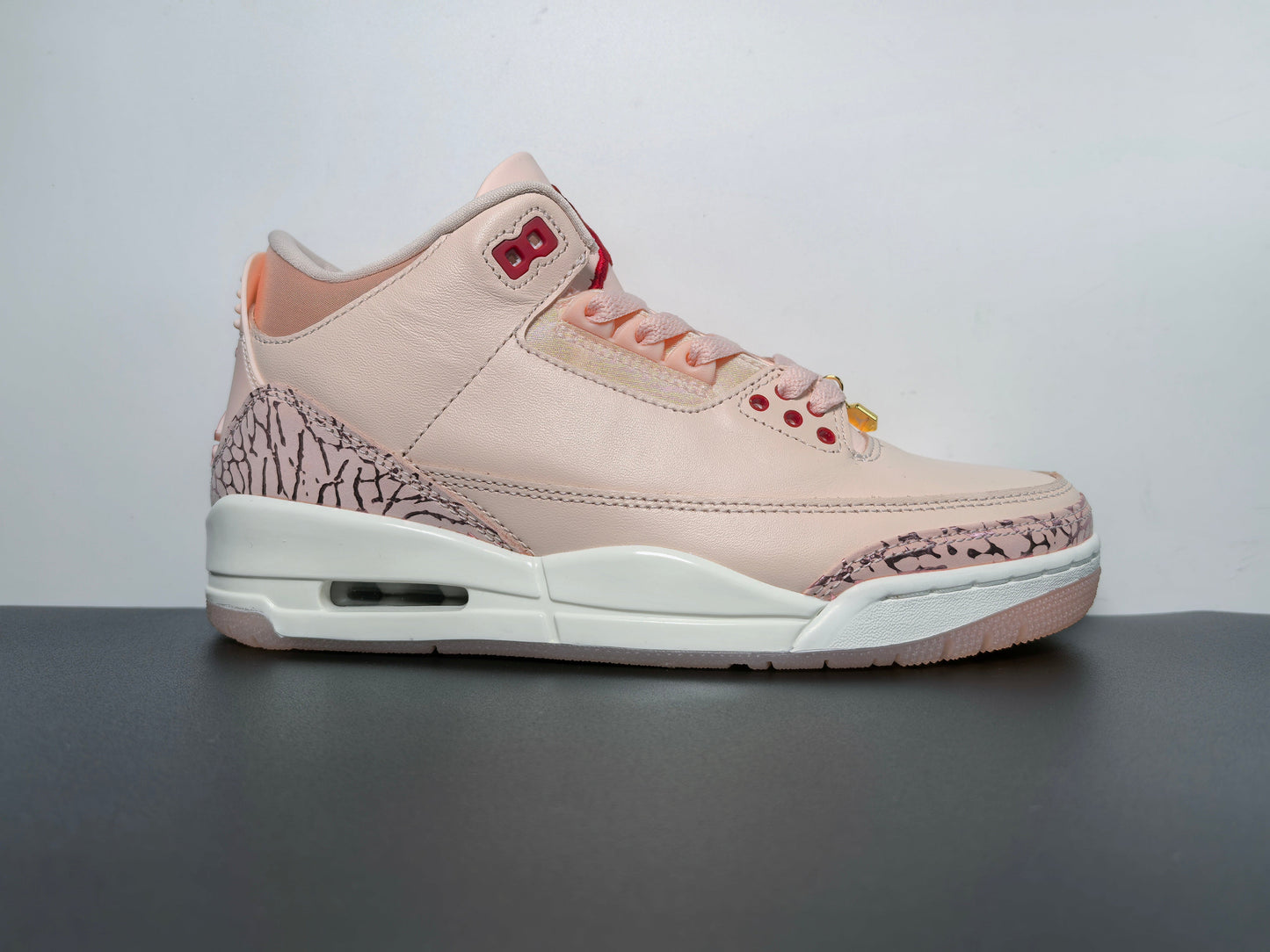 Air Jordan 3 Retro Valentine's Day HJ0178-600