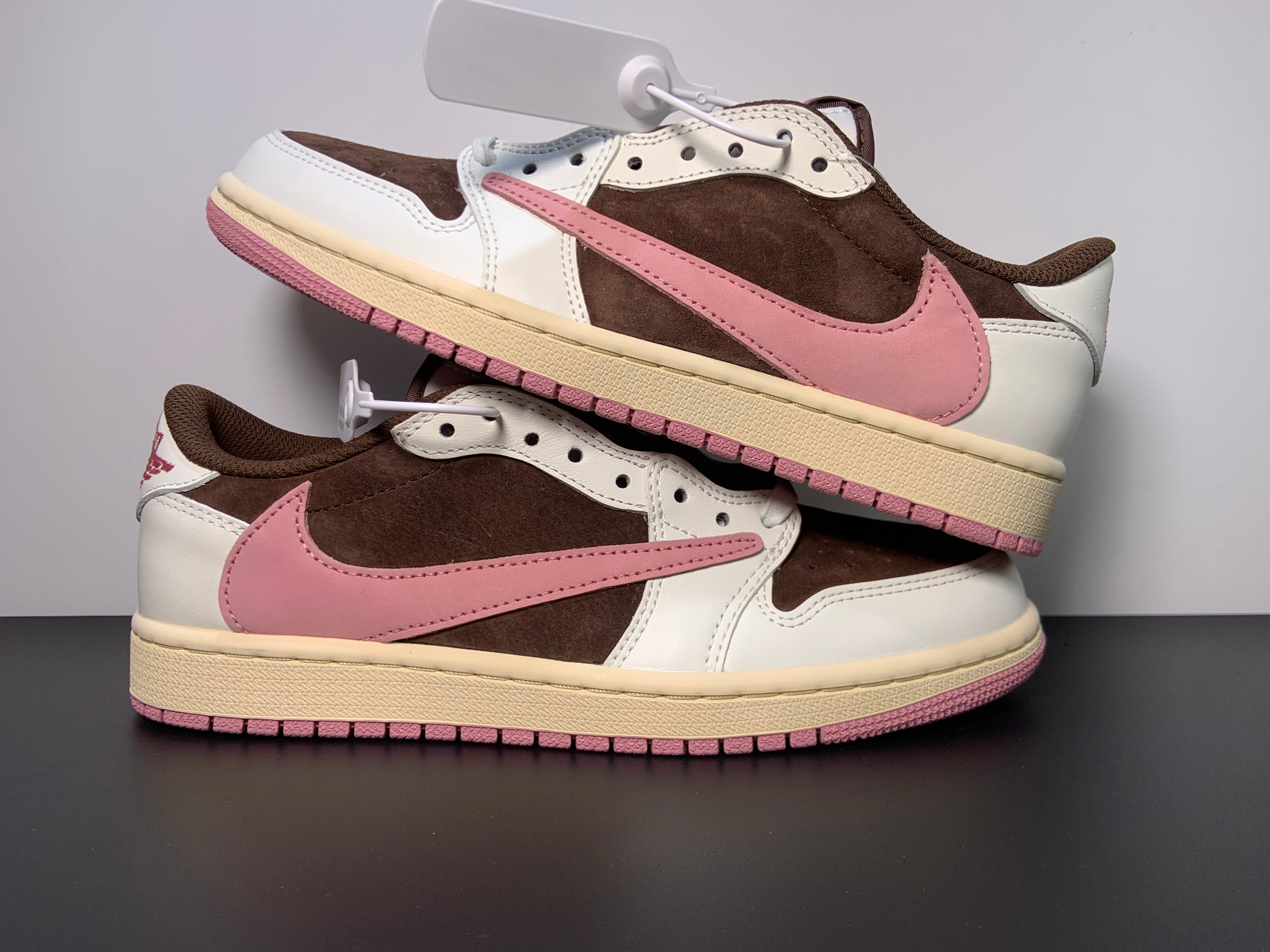 靴 NIKE Air Jordan 1 LOW Travis Scott Travis Scott x Air Jordan 1 Low OG “Dark Pony/Pink Oxford” DZ4137