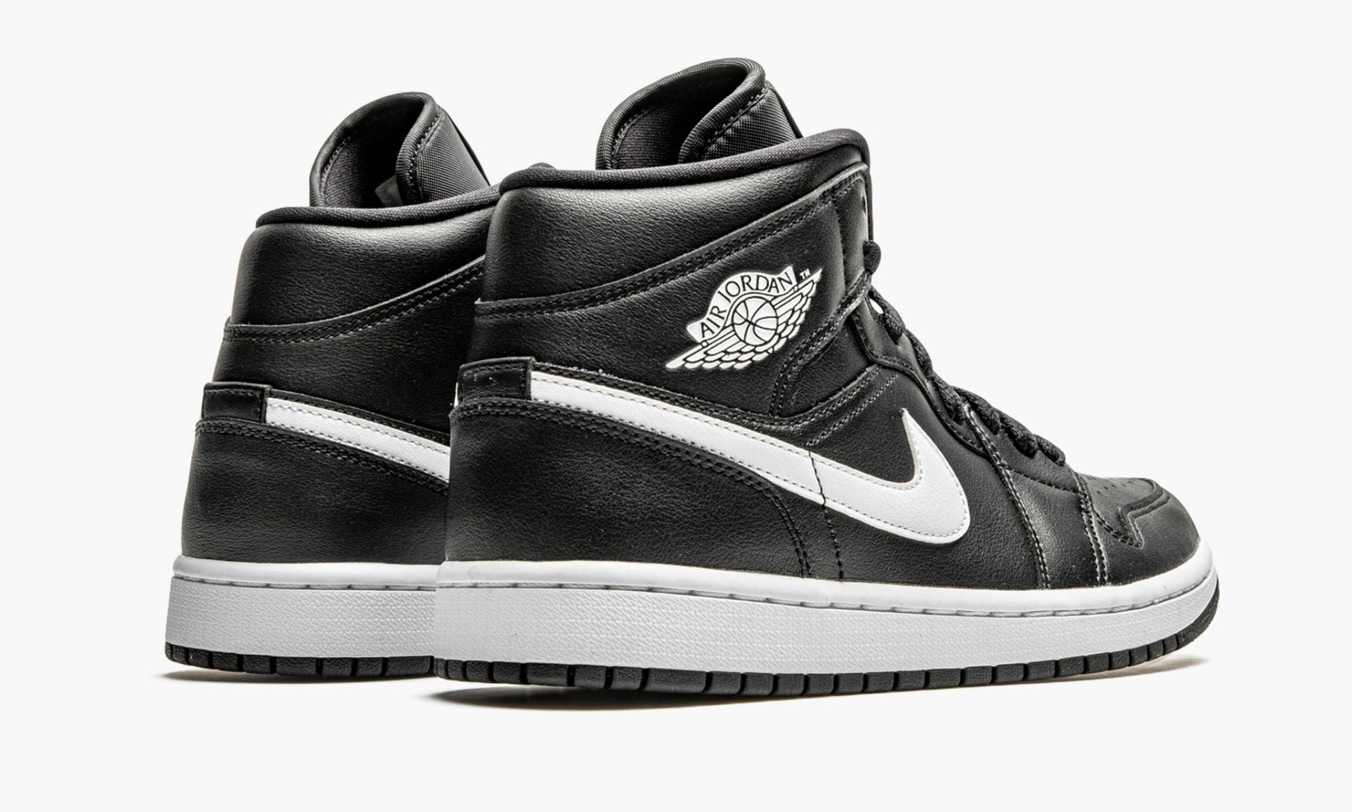 WMNS Air Jordan 1 "Black / White"