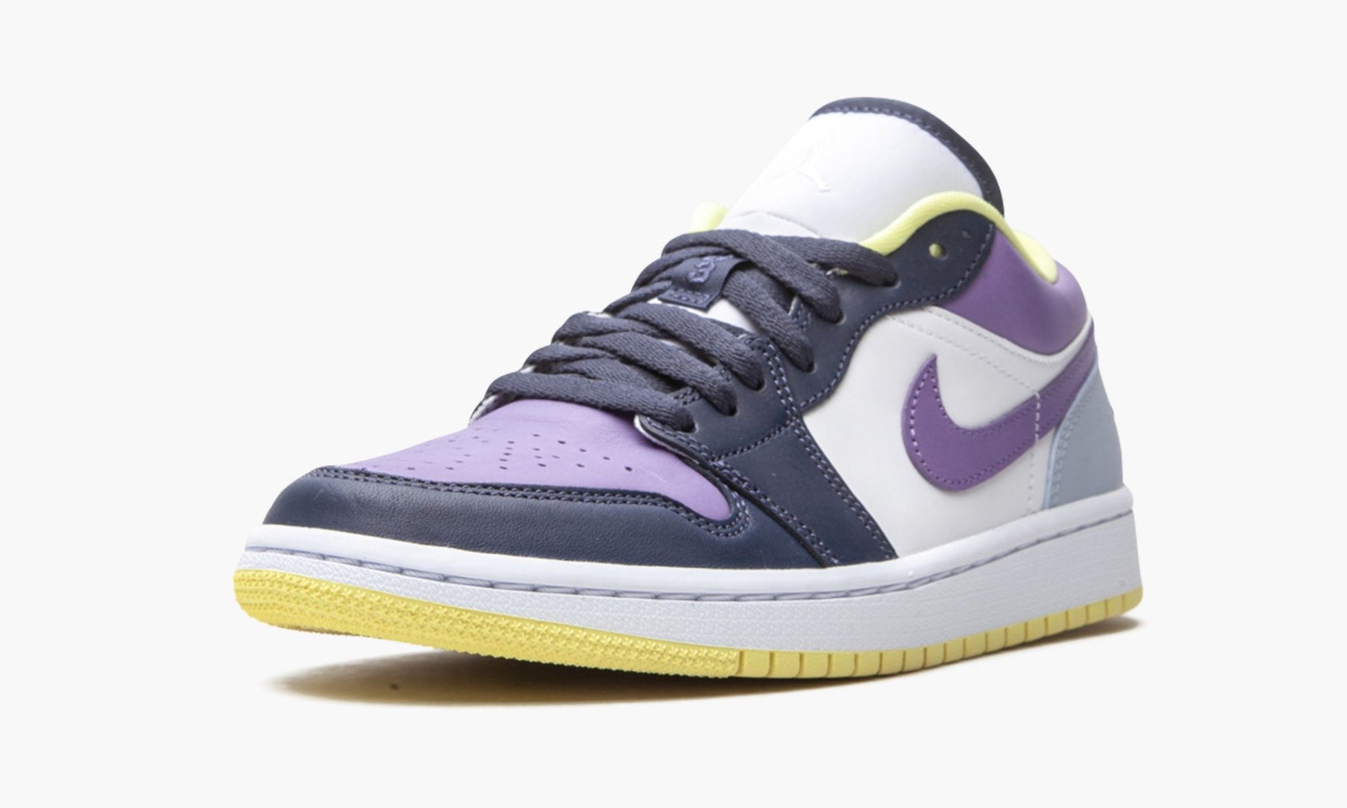 WMNS Air Jordan 1 Low SE "Mismatched Purple / Magenta"