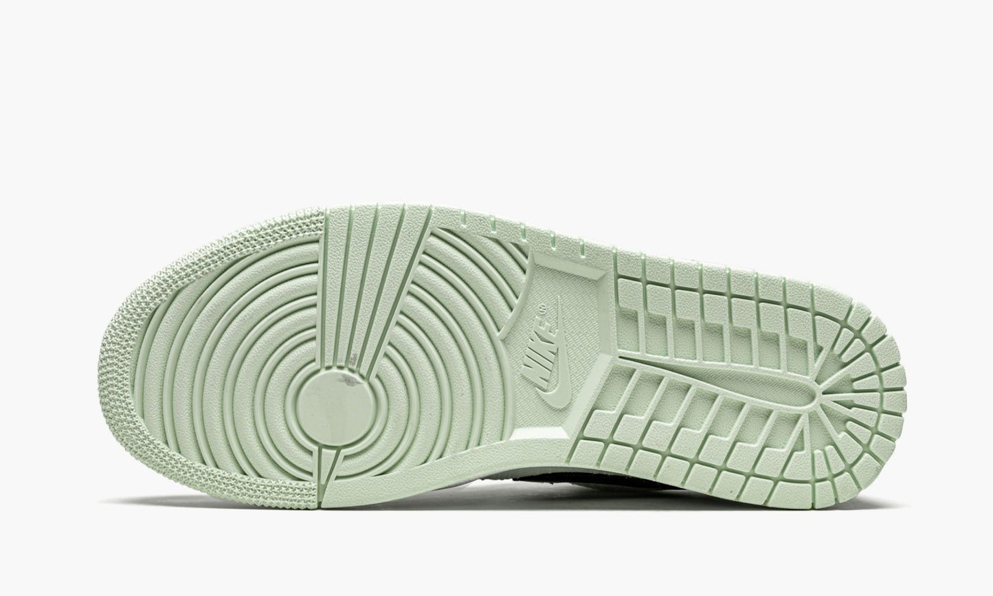 WMNS Air Jordan 1 Low SE "Barely Green"