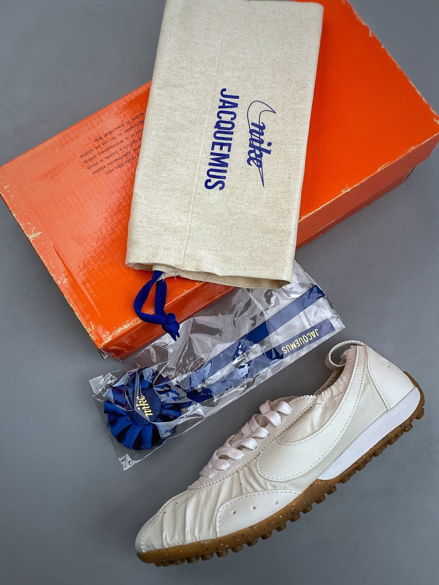 Jacquemus x Nike Moon Shoe SP HV8547 002