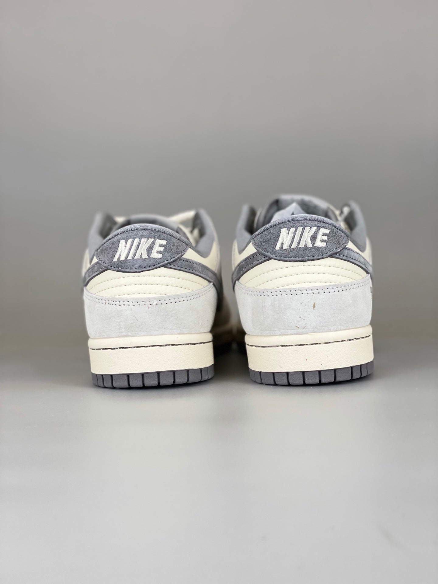 Nike SB Dunk Low“OFF-WHITE YX5066-213