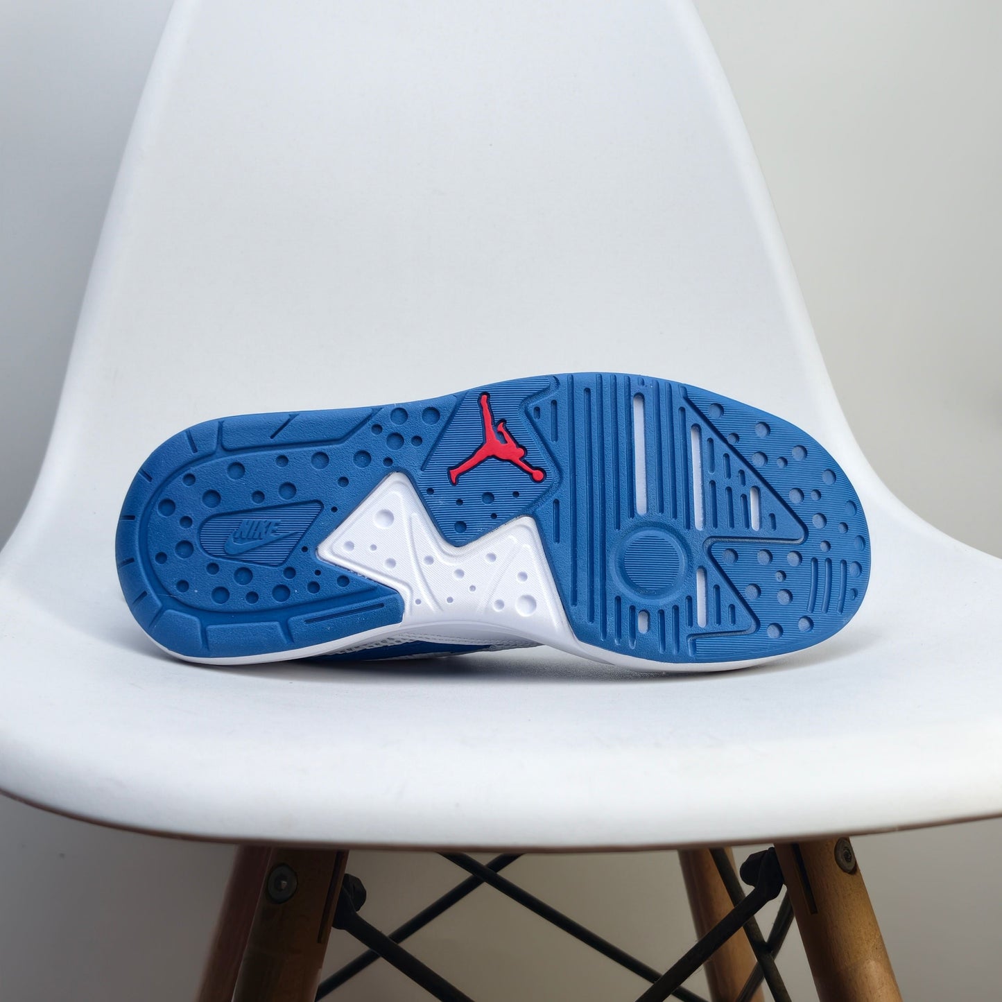 Nike Air Jordan CMFT Era HJ6777-108
