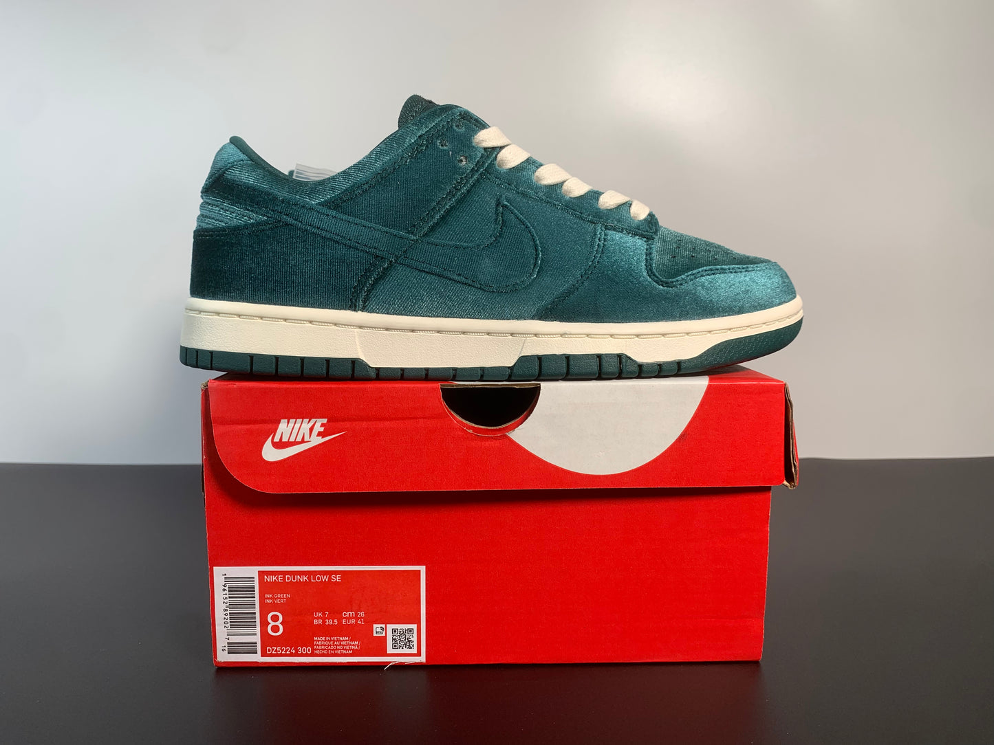 Wmns Nike Dunk Low 'Green Velvet' DZ5224-300