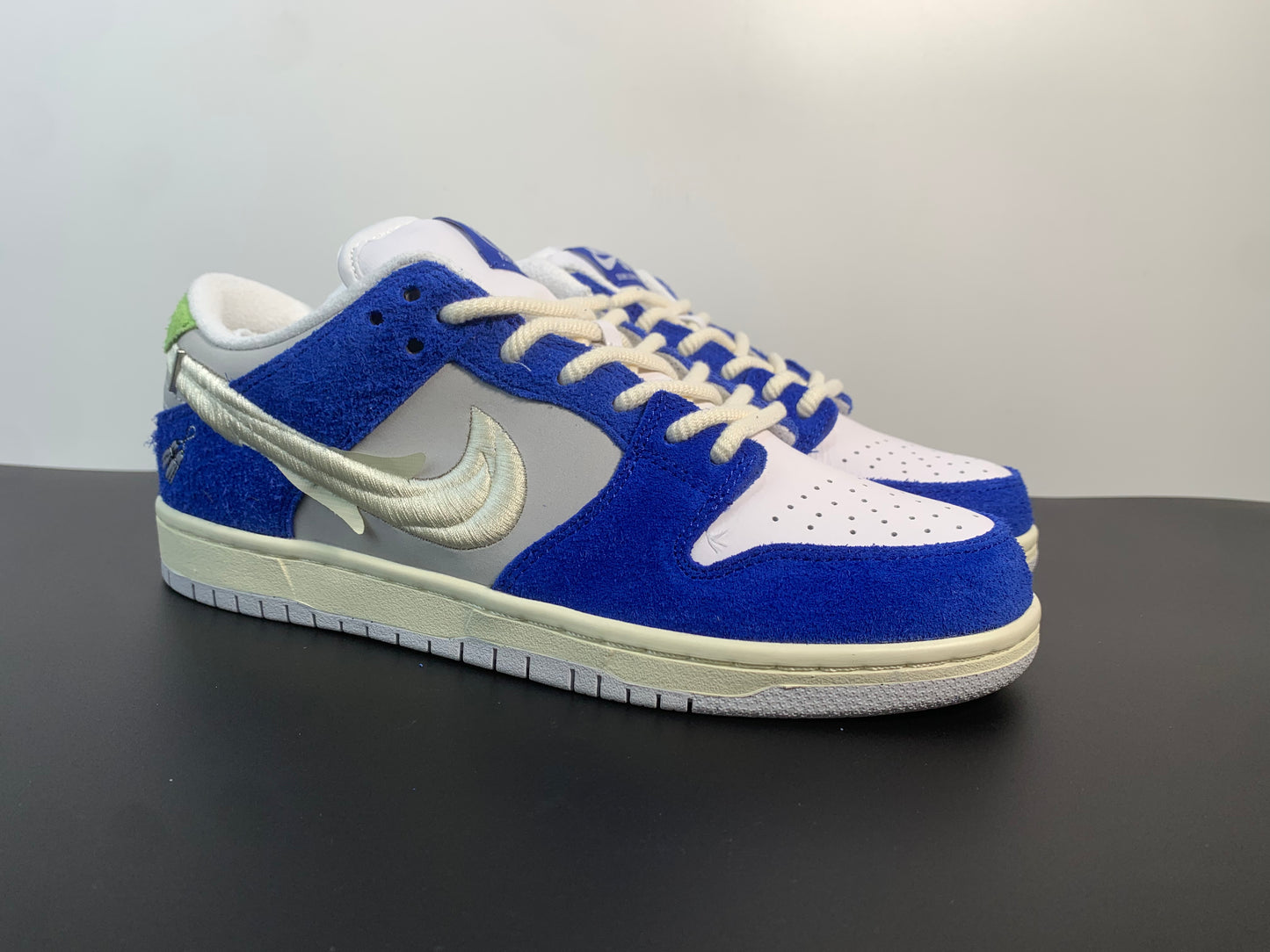 Fly Streetwear x Nike SB Dunk Pro Low Gardenia  DQ5130-400