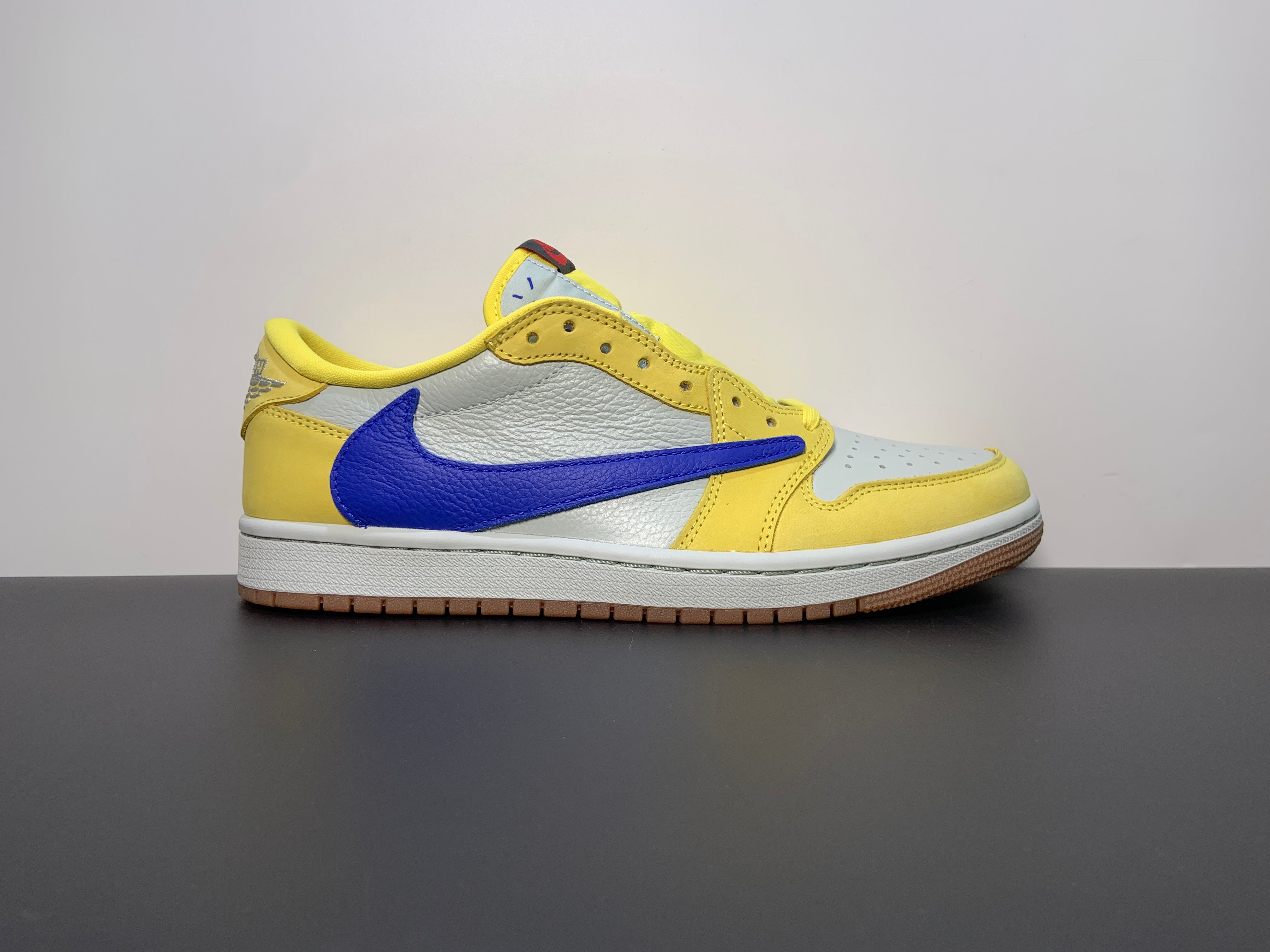 Air Jordan 1 Retro Low OG SP x Travis Scott 'Canary' DZ4137-700
