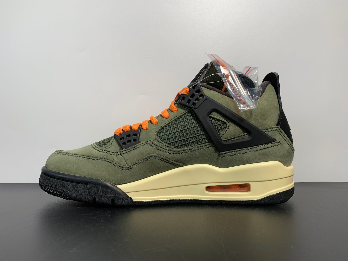 Air Jordan 4 Retro Undefeated  Army Green