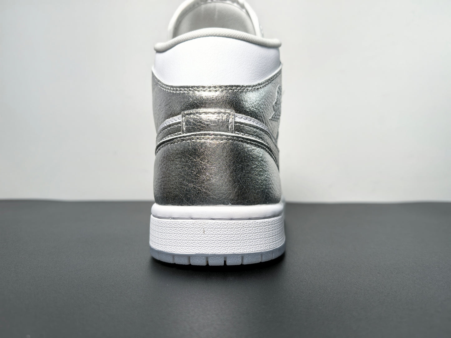 Air Jordan 1 Mid “Metallic Silver” FN5031-100