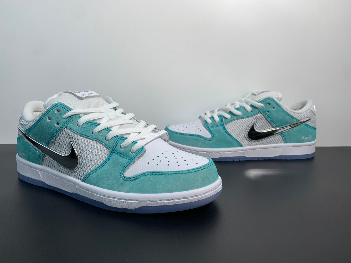 Nike Dunk SB Low x April Skateboards 'Turbo Green' FD2562-400