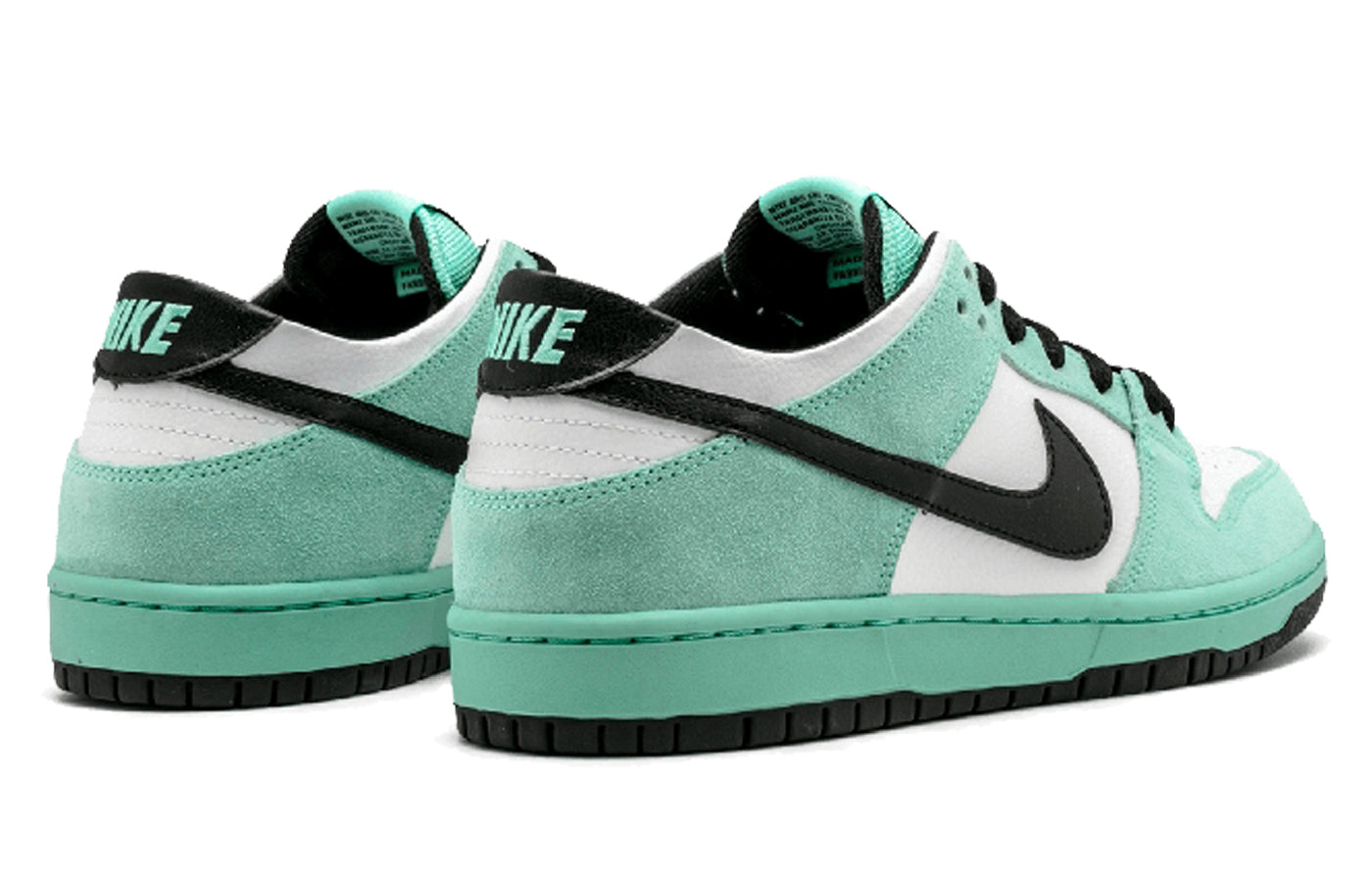 Nike SB Skateboard Dunk Low IW Sea Crystal Green Glow 819674-301 sneakmarks