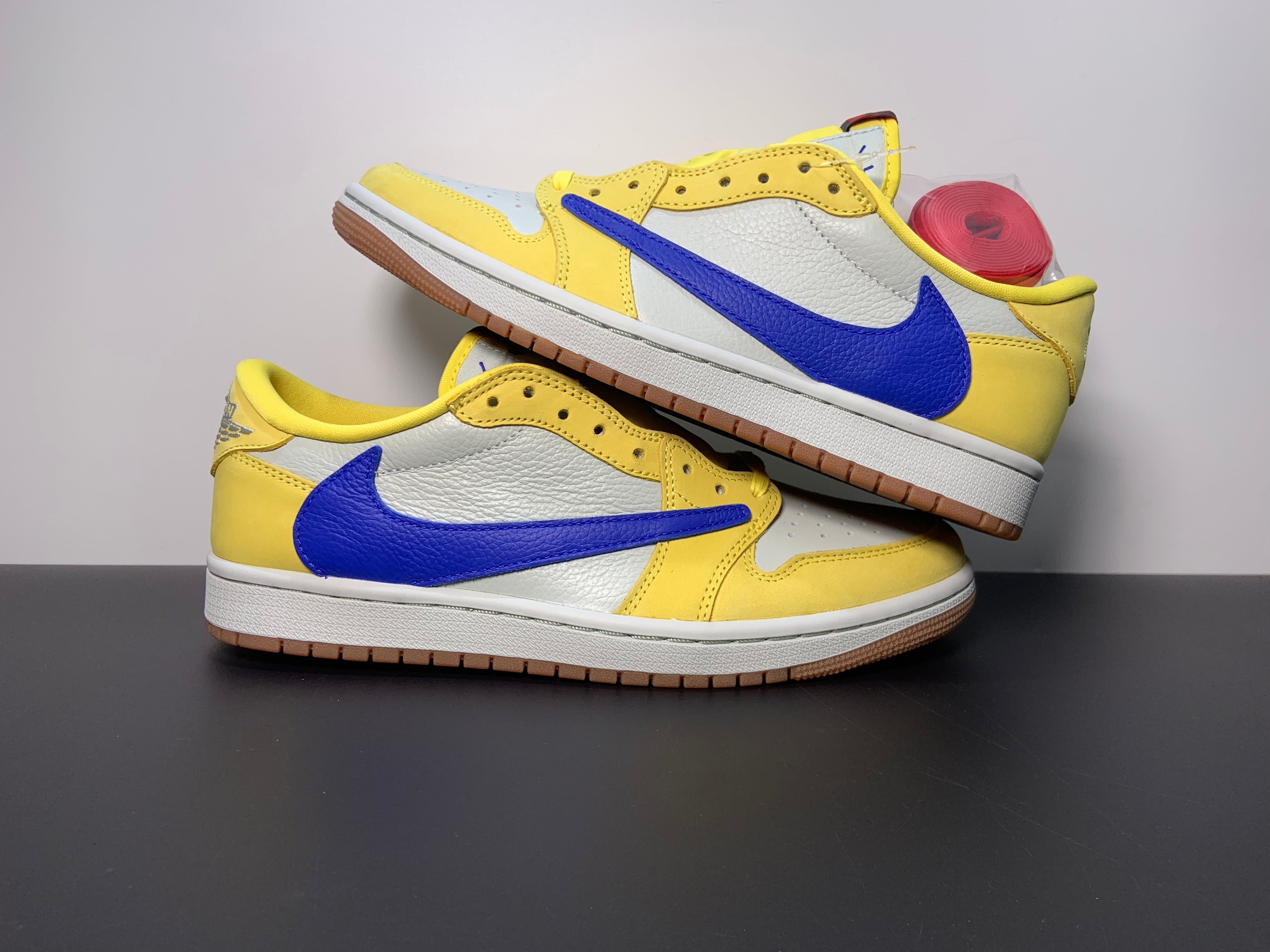 Air Jordan 1 Retro Low OG SP x Travis Scott 'Canary' DZ4137-700