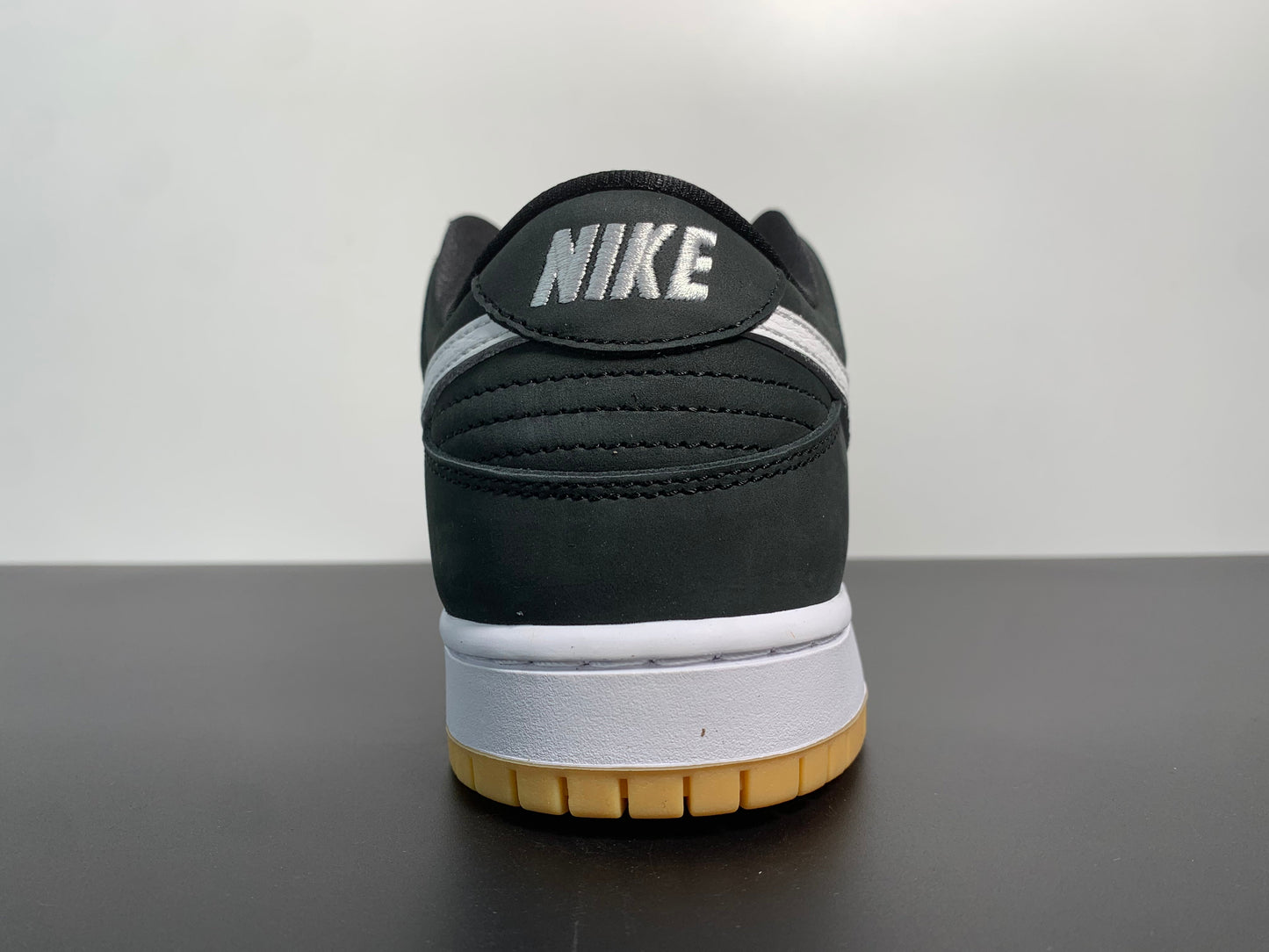 Nike Dunk Low SB 'Black Gum'‘ CD2563-101