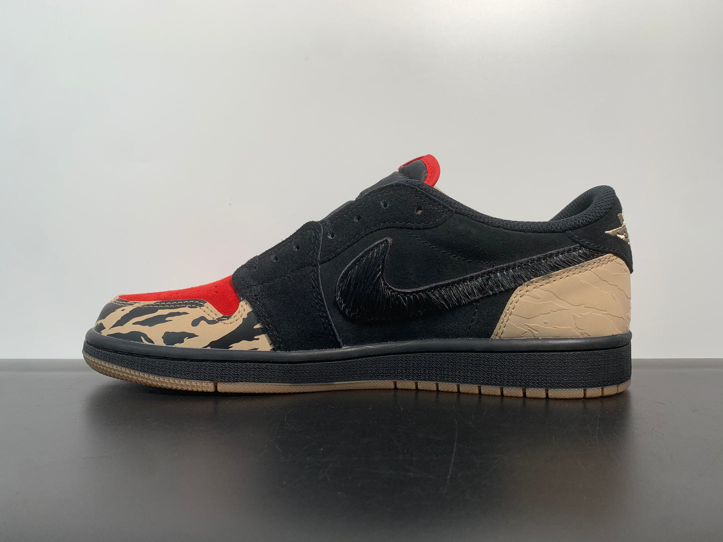 SoleFly x Air Jordan1 Low Carnivore DN3400-001