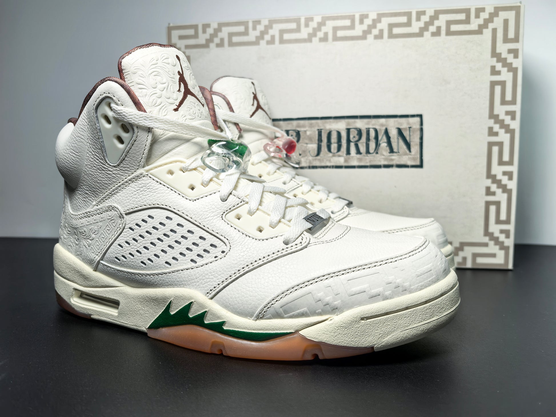 Air Jordan 5“El Grito” HF8833-100