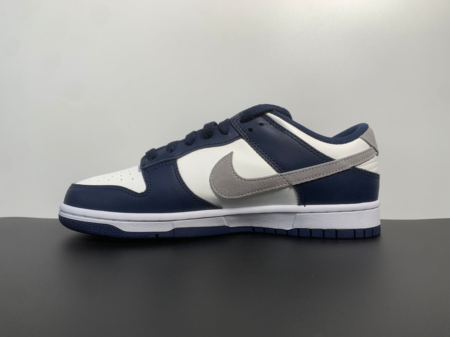 Nike Dunk Low Midnight Navy Smoke Grey FD9749-400