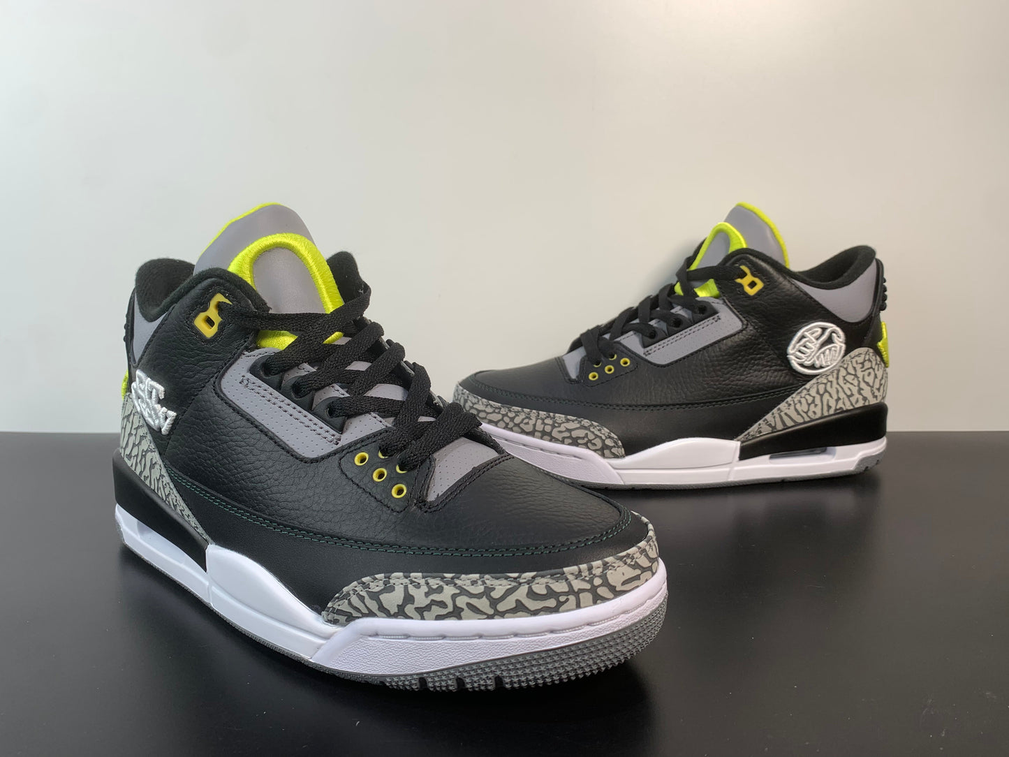 Air Jordan 3 Retro Oregon Ducks Pit Crew Black 282240-594