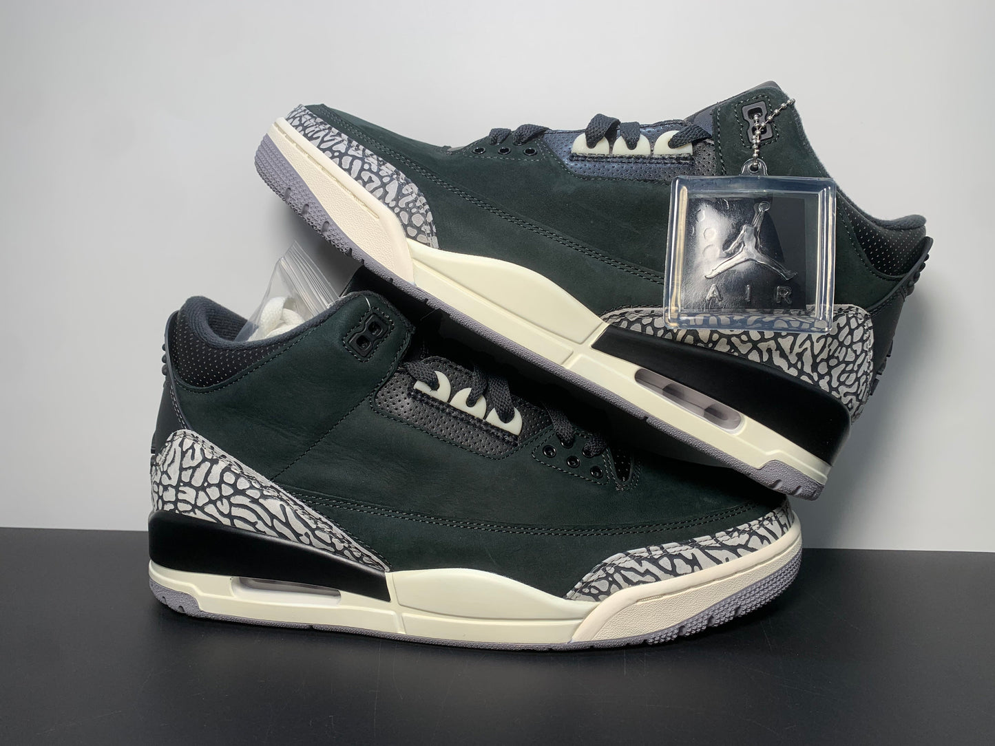 Air Jordan 3 WMNS Off Noir CK9246-001