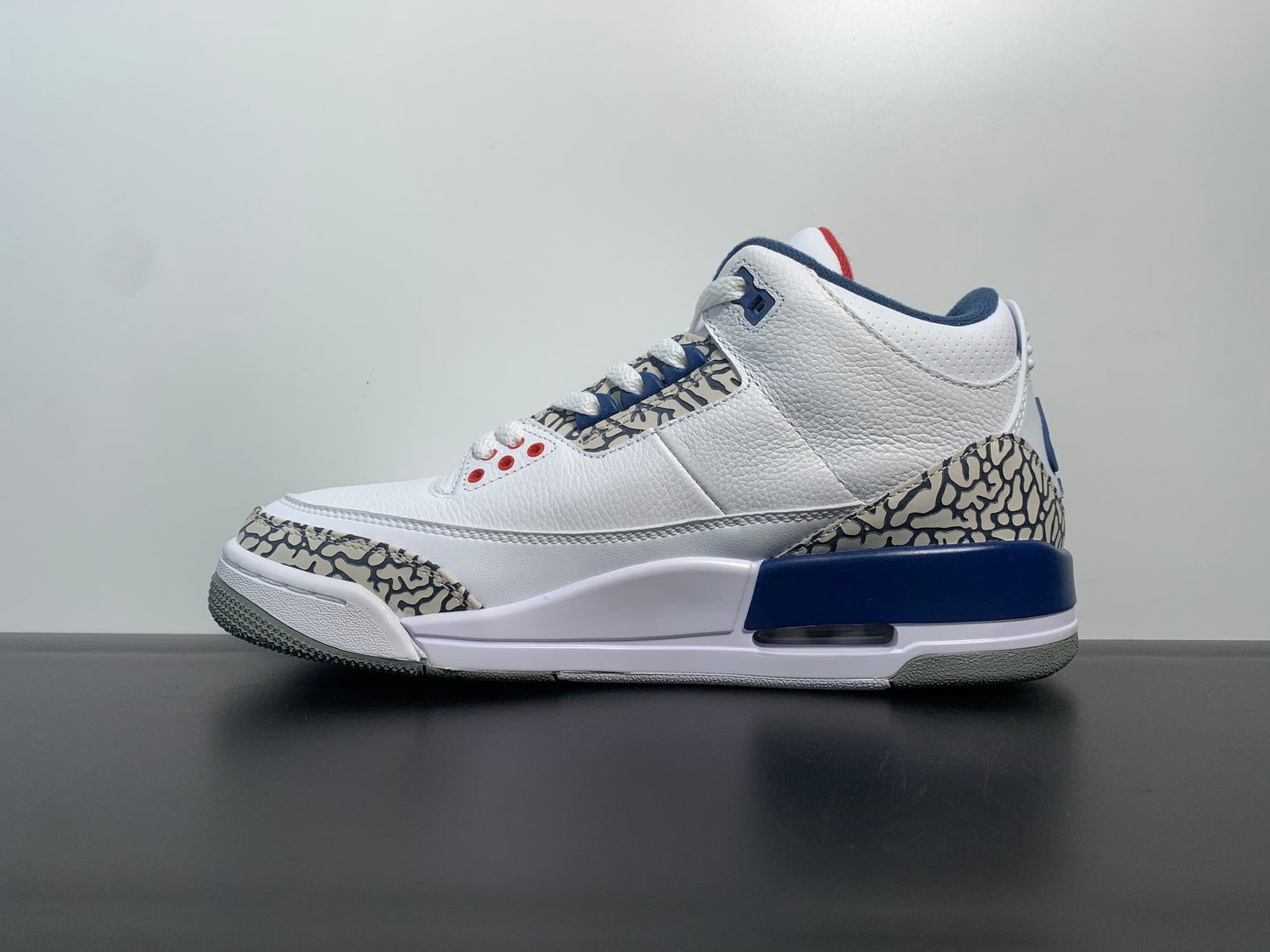 AIR JORDAN 3“TRUE BLUE” 854262-106