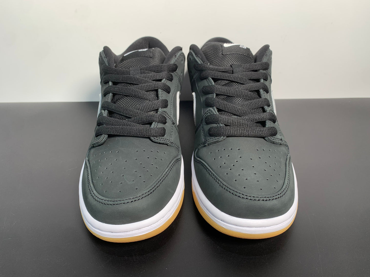 Nike Dunk Low SB 'Black Gum'‘ CD2563-101