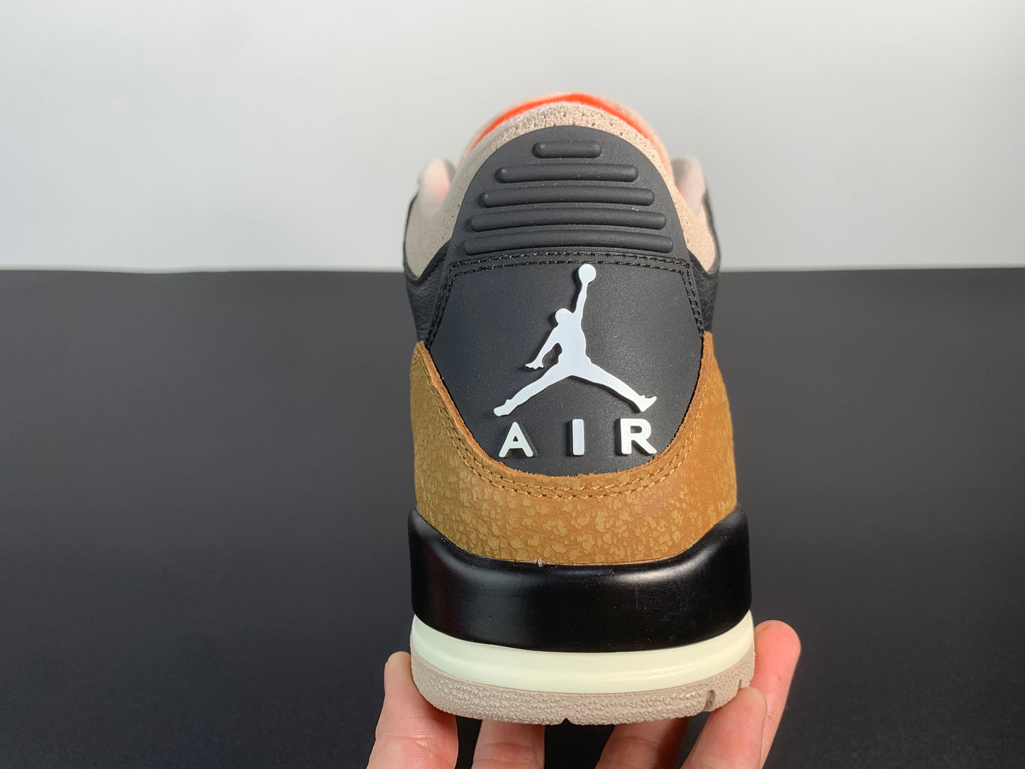 Air Jordan 3 “Desert Cemenet” CT8532-008