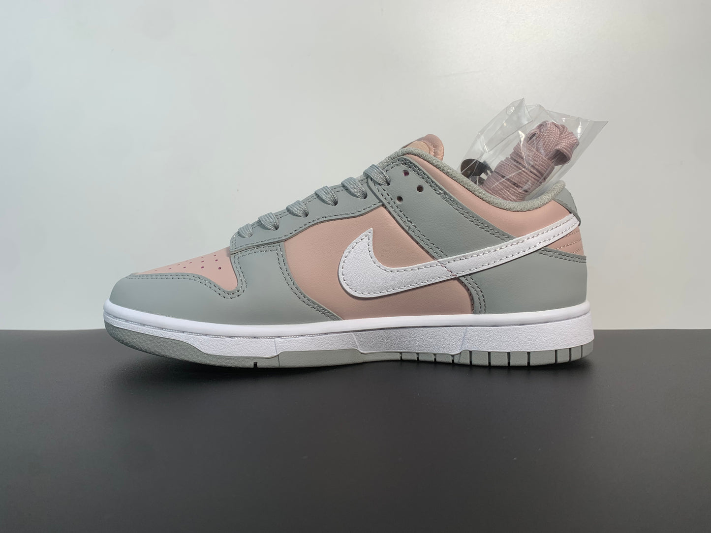 Dunk Low Retro Blush Pink DM8329-600