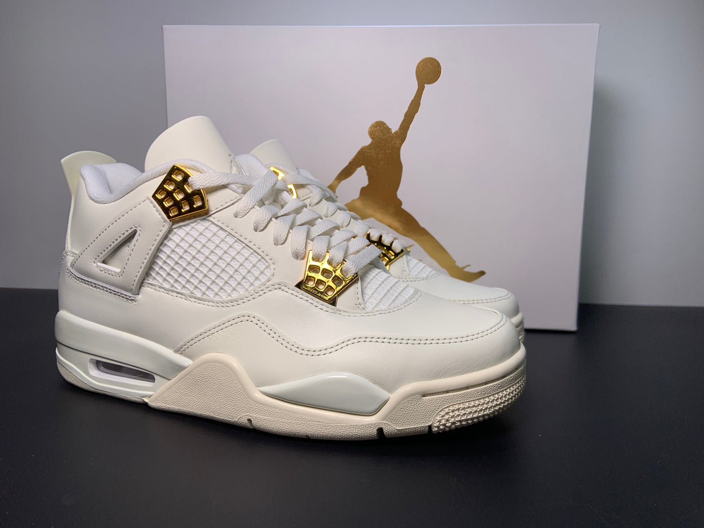 Air Jordan 4 Retro Metallic Gold AQ9129-170  Air Jordan 4 WMNS “Sail”