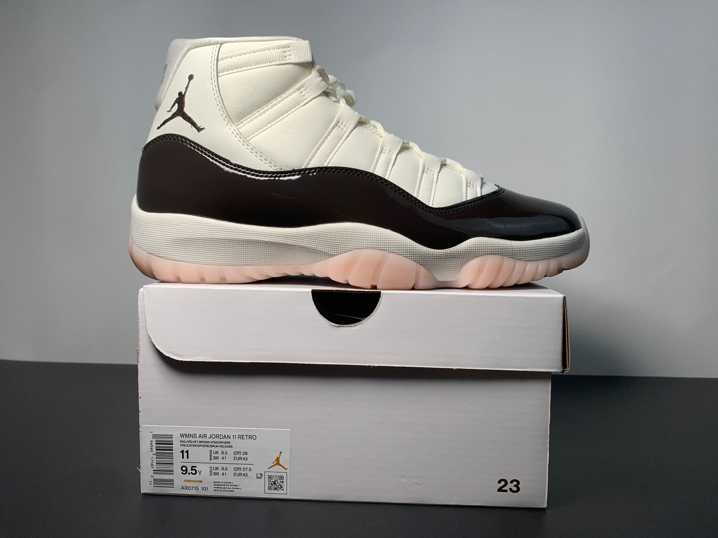 Air Jordan 11 “Neapolita AR0715-101