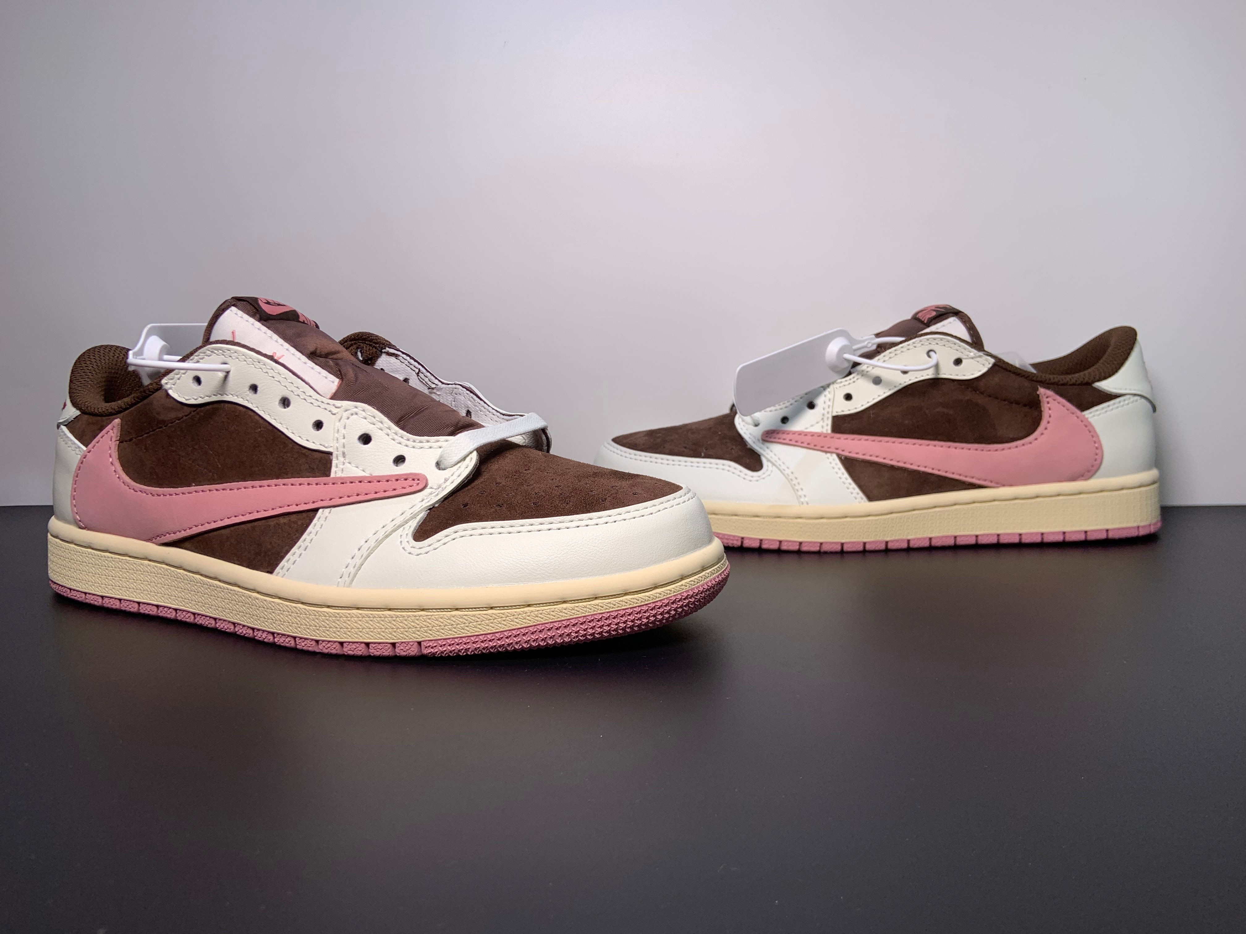 Travis Scott x Air Jordan 1 Low OG “Dark Pony/Pink Oxford” DZ4137