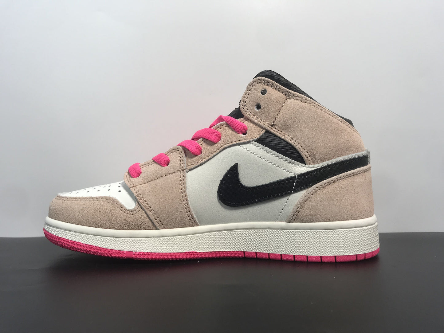 Air Jordan 1 Mid Crimson Tint