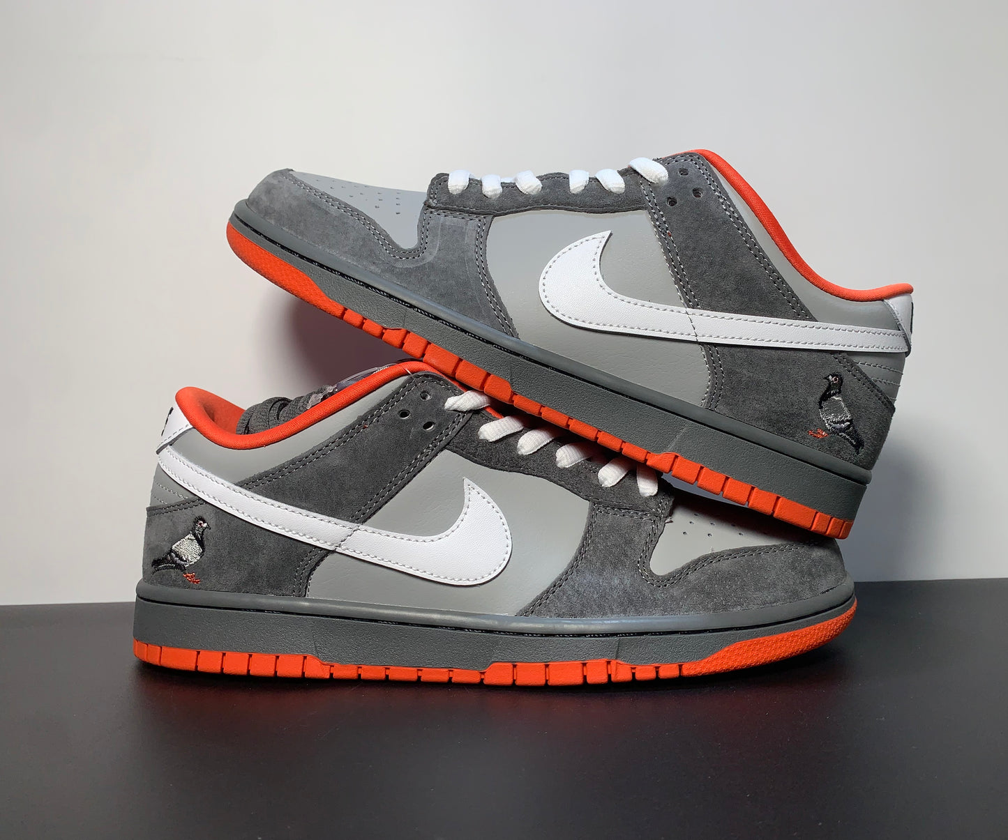 NK Dunk SB Low Staple NYC Pigeon 304292-011