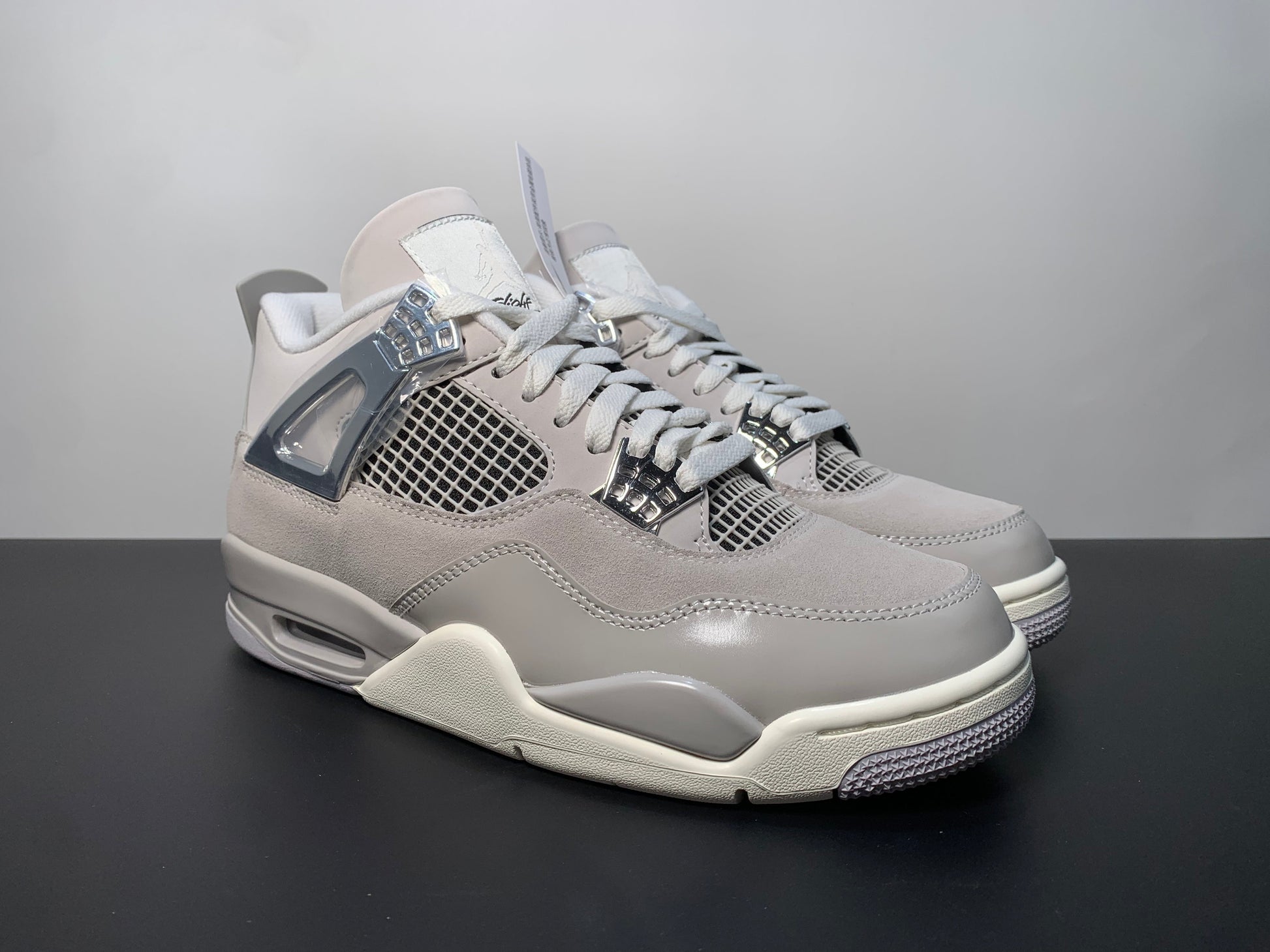 Air Jordan 4 Frozen Moments AQ9129-001