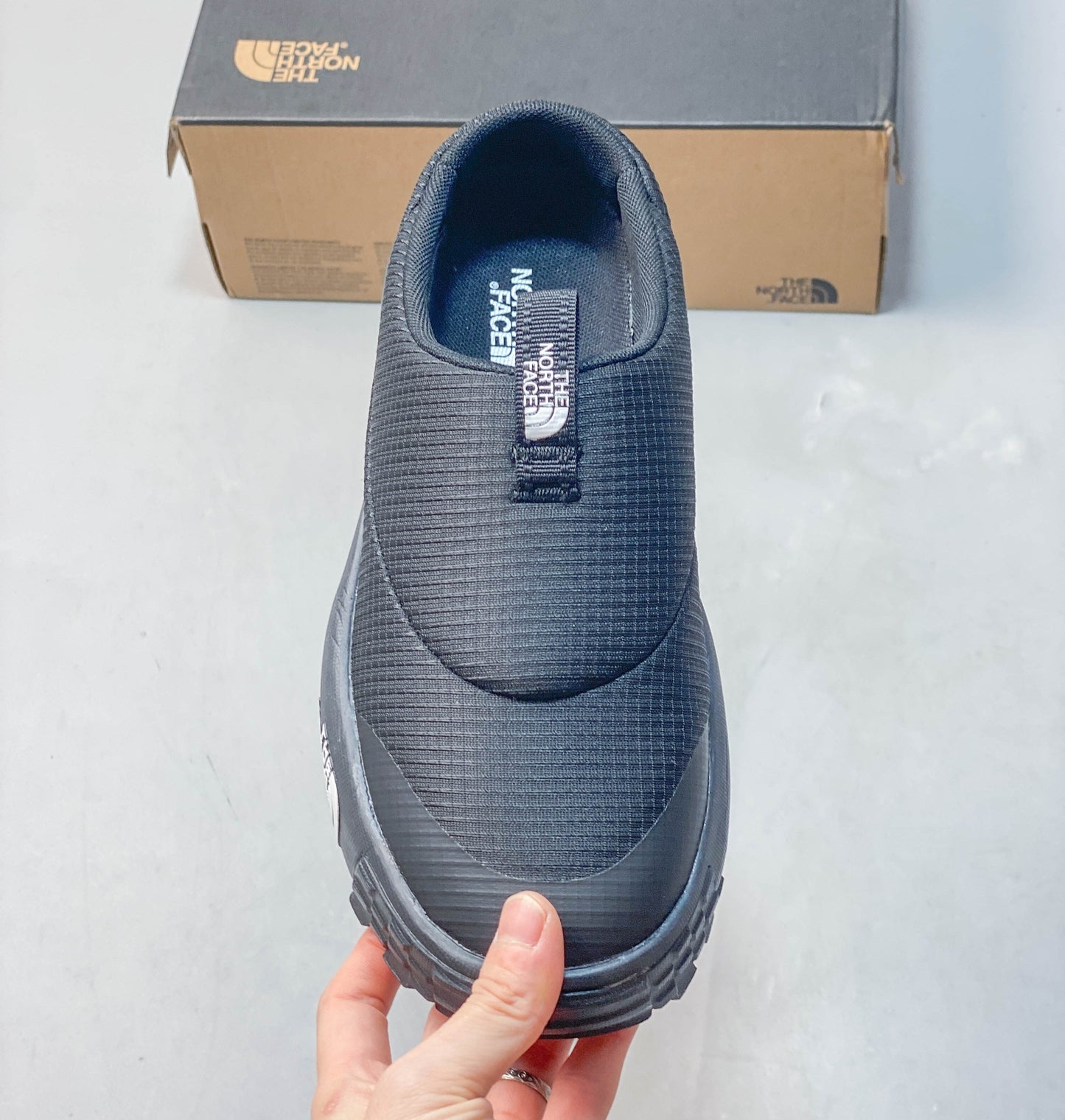 THE M THERMOBALL TRACTION MULE V  Pure Black NFOABA9BKY4-055
