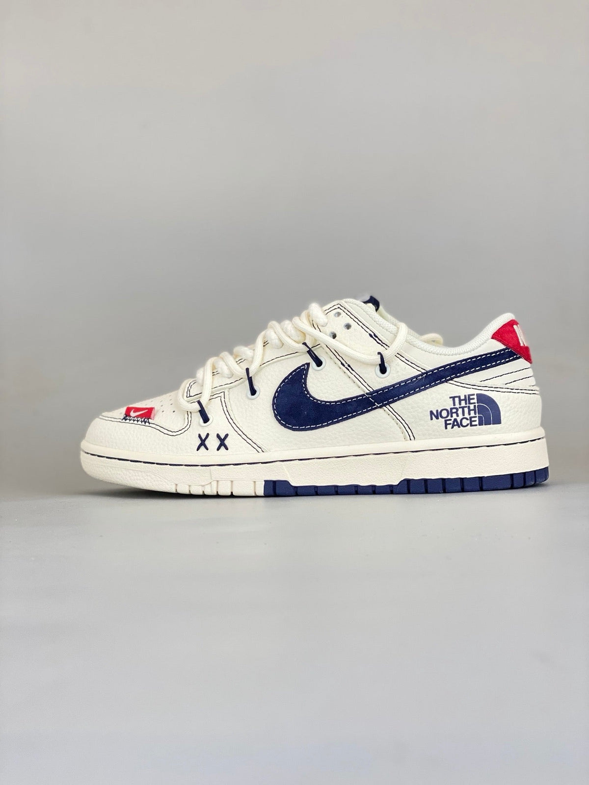 Nike SB Dunk Low x The North Face x KAWS YX5066-283