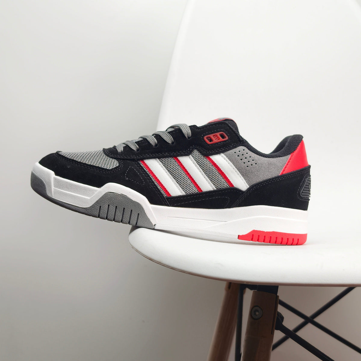 Adidas Originals Tekkira Cup Black-Red JS4308