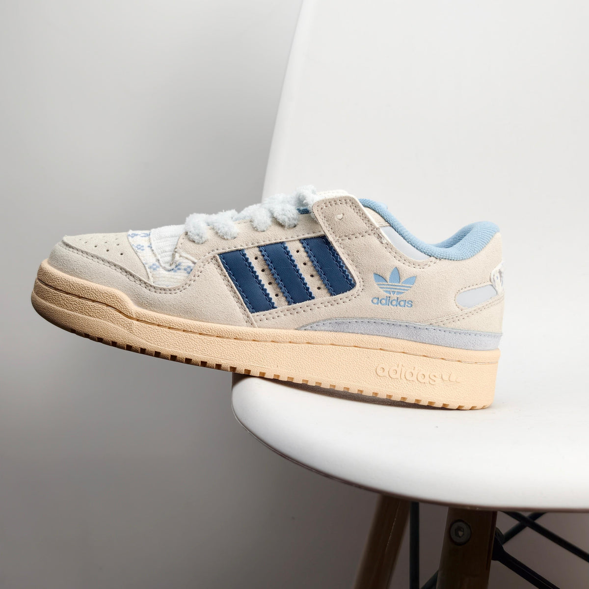 Adidas Originals Forum Low CL 'White Wonder Blue' 284JGD