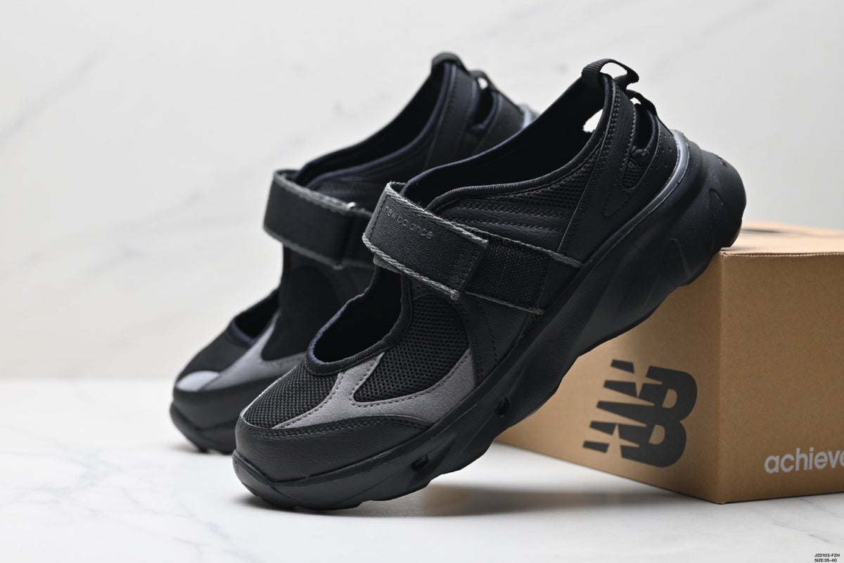 New Balance  Breeze Black