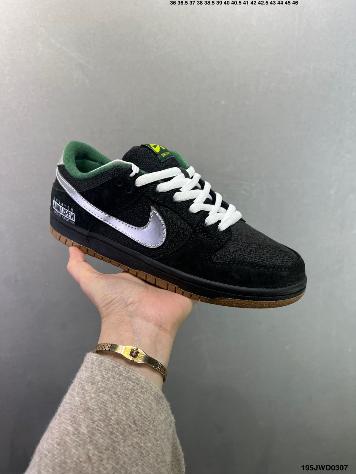 Nike SB Dunk Low Metallic Silver Swoosh  FQ7585 200