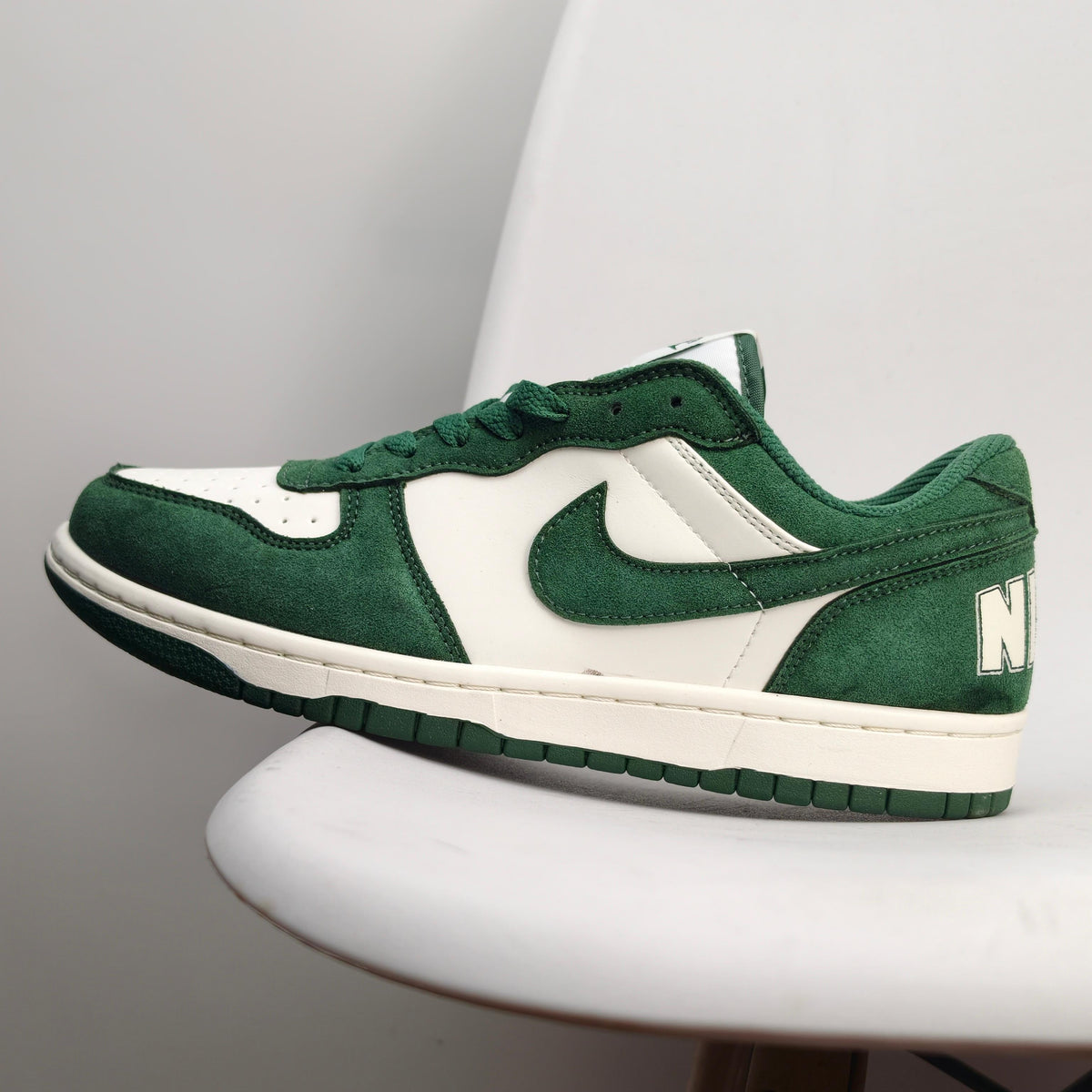 BIG NIKE LOW LUX Green 104224100