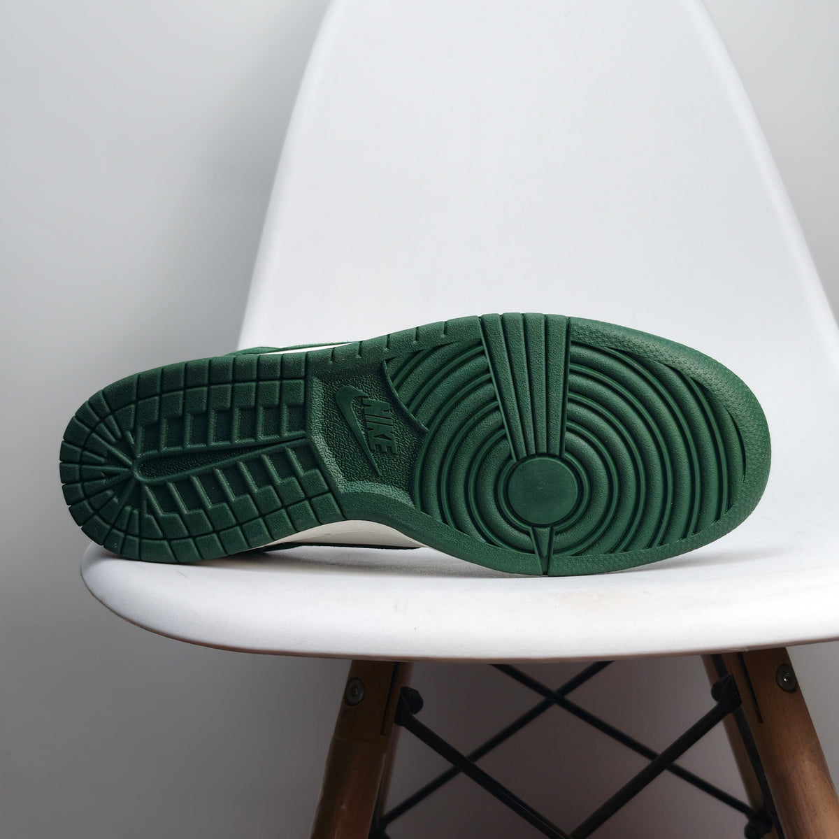 BIG NIKE LOW LUX Green 104224100