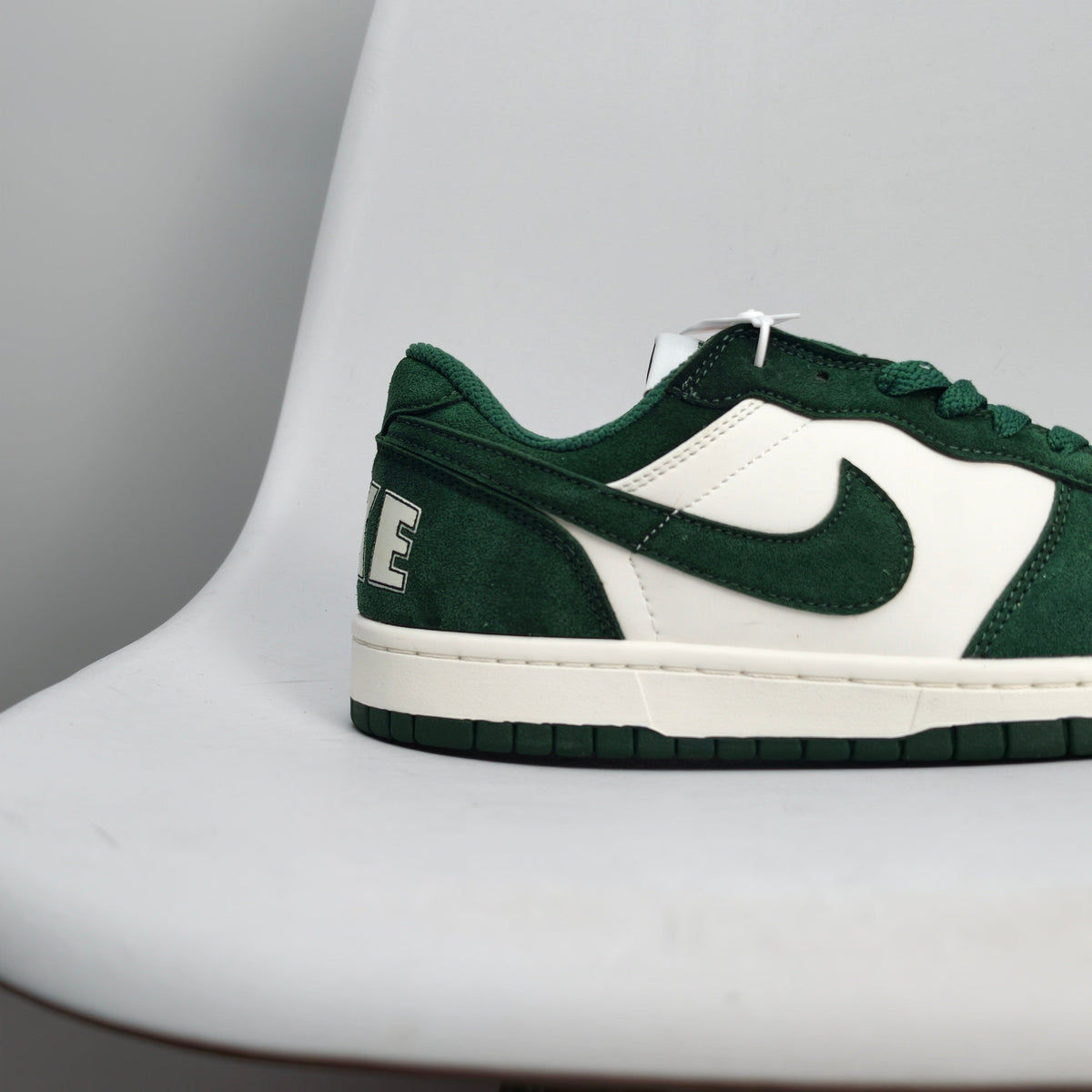BIG NIKE LOW LUX Green 104224100