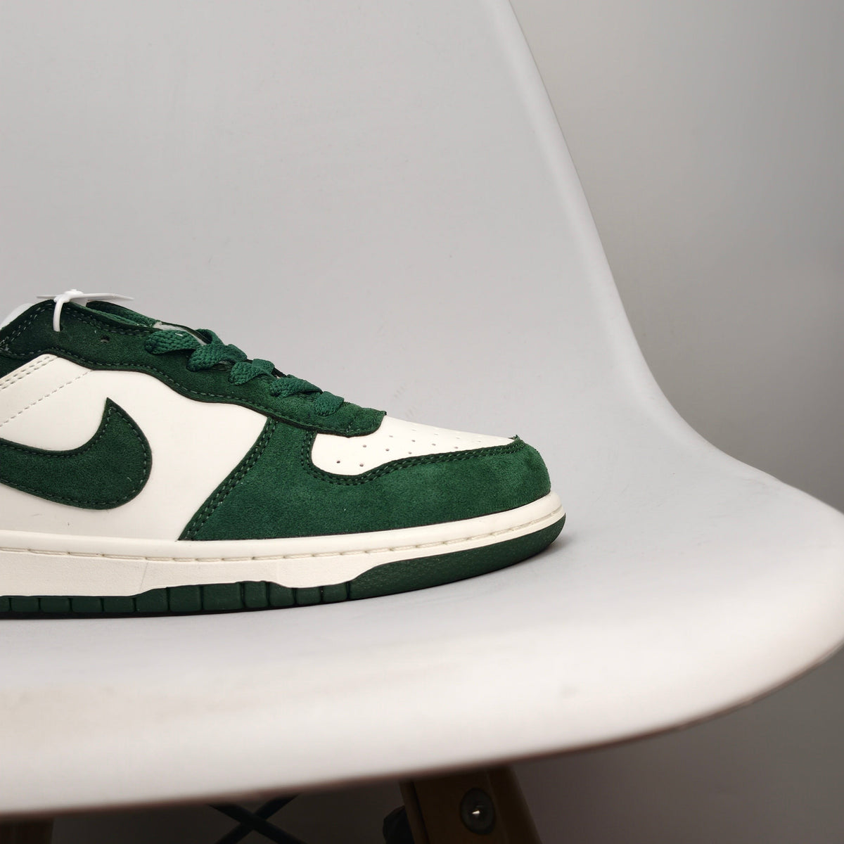BIG NIKE LOW LUX Green 104224100