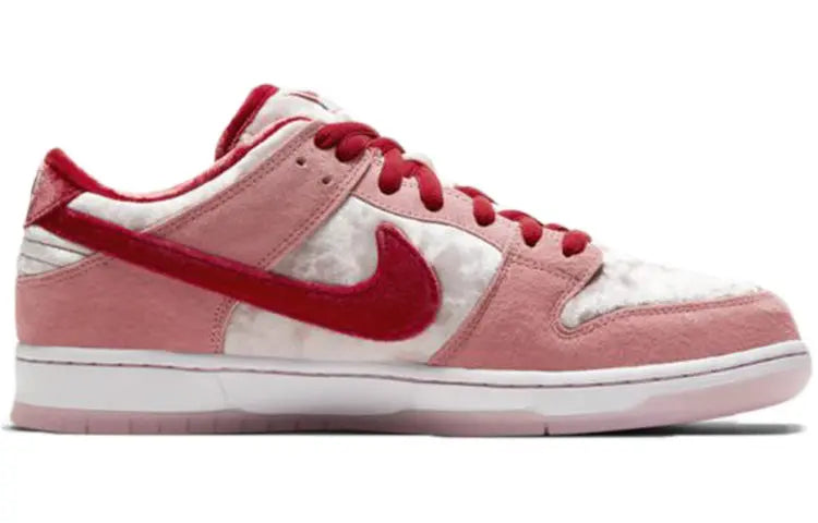 Nike SB Skateboard Dunk Low Pro QS Strangelove - Valentines Day CT2552-800 sneakmarks