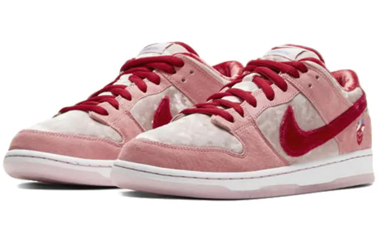 Nike SB Skateboard Dunk Low Pro QS Strangelove - Valentines Day CT2552-800 sneakmarks